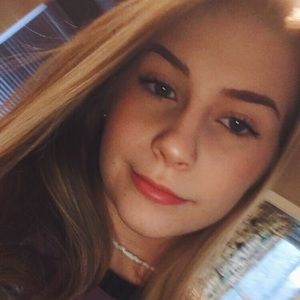 Meet your Posher, Calissa